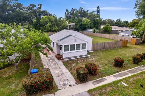 13TH Avenue N St Petersburg FL 33713