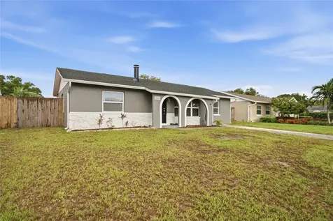 7941 Smoketree Court Largo FL 33773