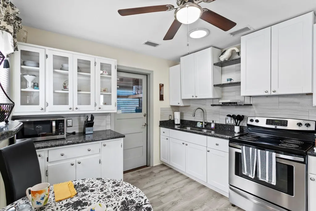 3152 13th Avenue N St Petersburg FL 33713