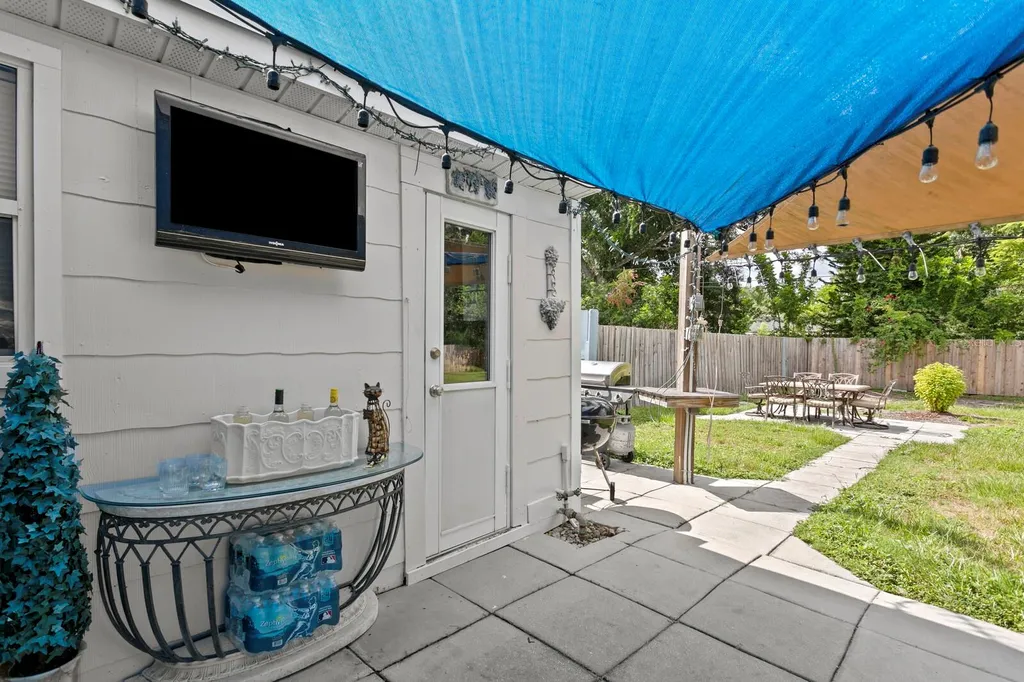 3152 13th Avenue N St Petersburg FL 33713