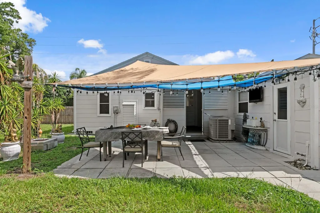 3152 13th Avenue N St Petersburg FL 33713