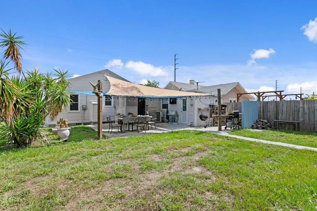 3152 13th Avenue N St Petersburg FL 33713