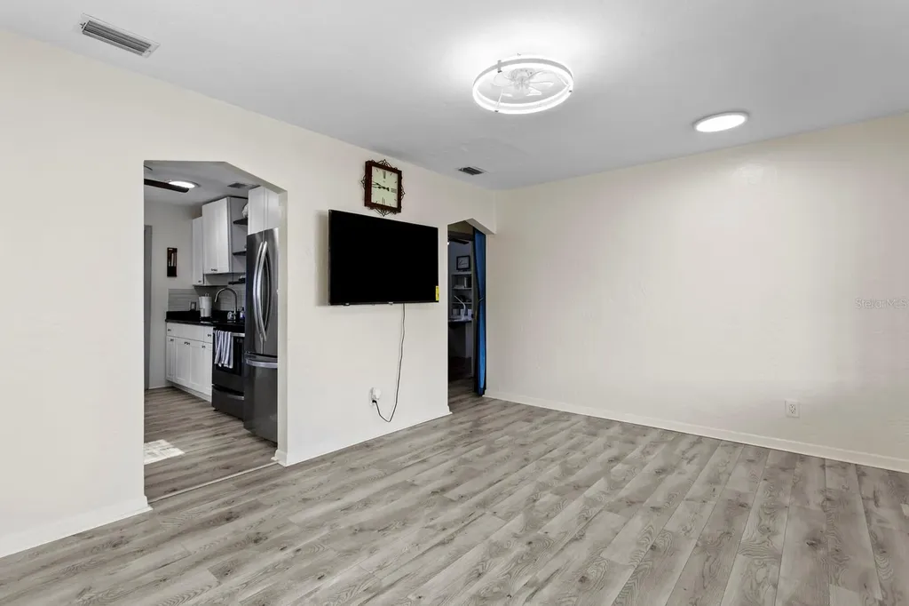 3152 13th Avenue N St Petersburg FL 33713