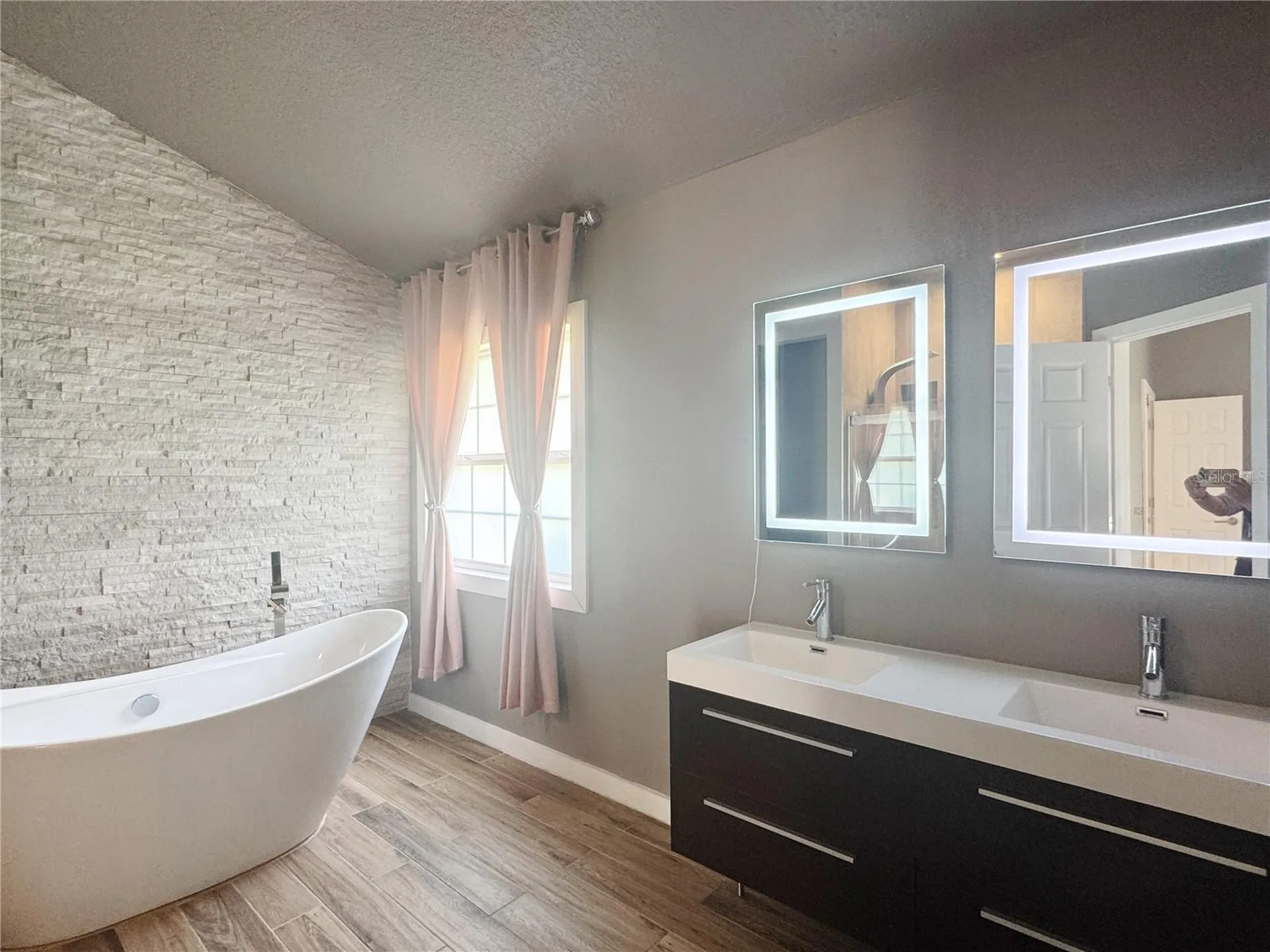 824 Palm Cove Drive Orlando FL 32835