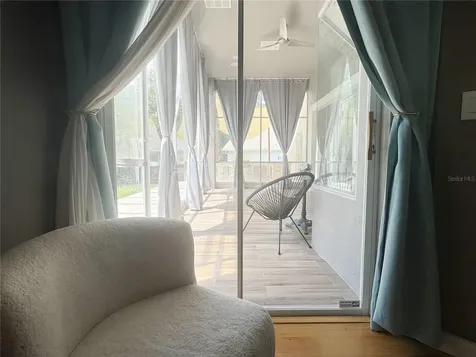 824 Palm Cove Drive Orlando FL 32835