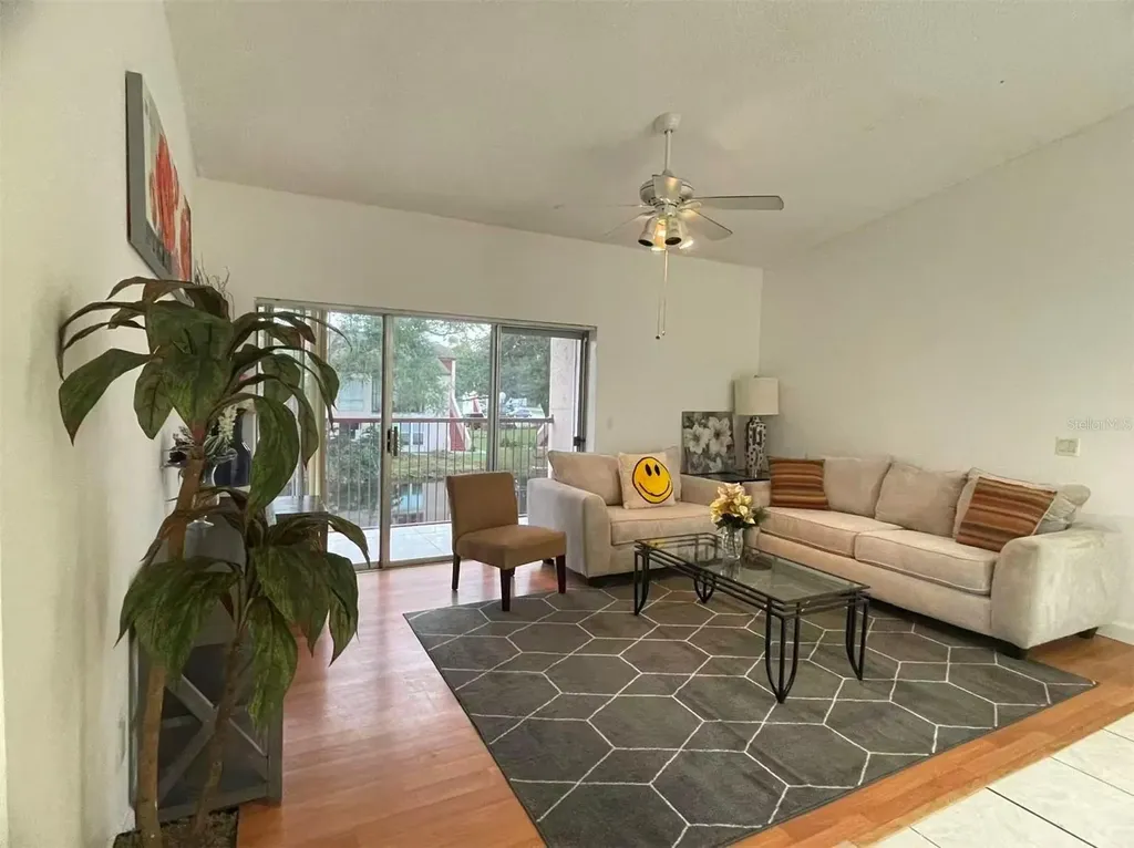 2562 Lakeway Branch Drive Orlando FL 32839