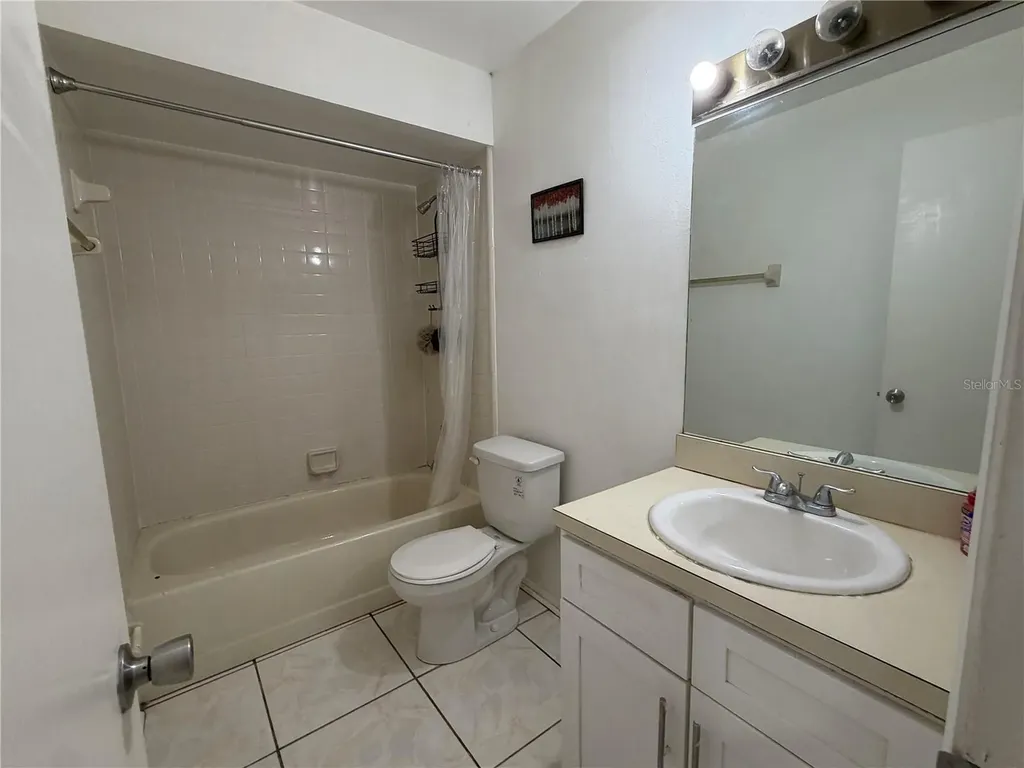 2562 Lakeway Branch Drive Orlando FL 32839