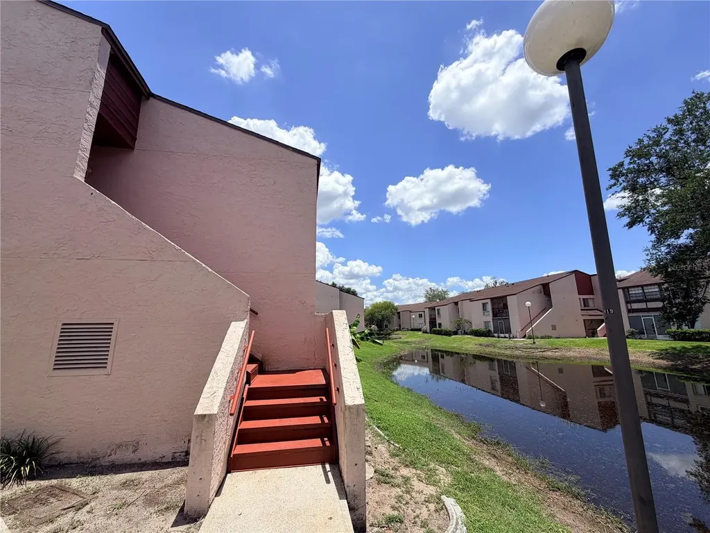 2562 Lakeway Branch Drive Orlando FL 32839