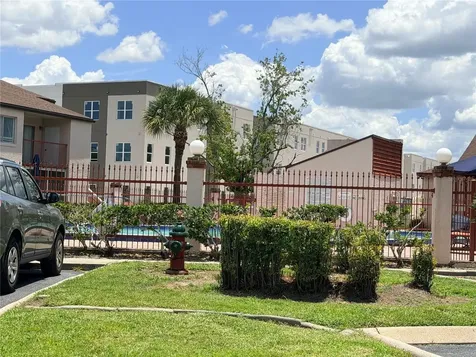 2562 Lakeway Branch Drive Orlando FL 32839