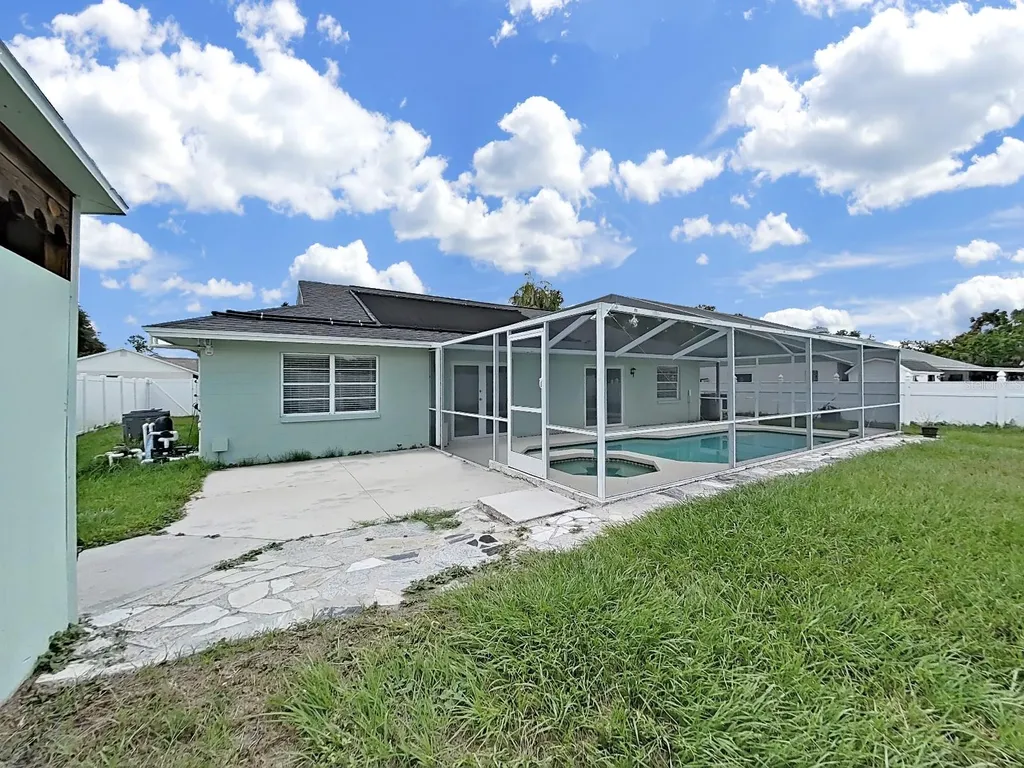 10902 Wingate Drive Tampa FL 33624
