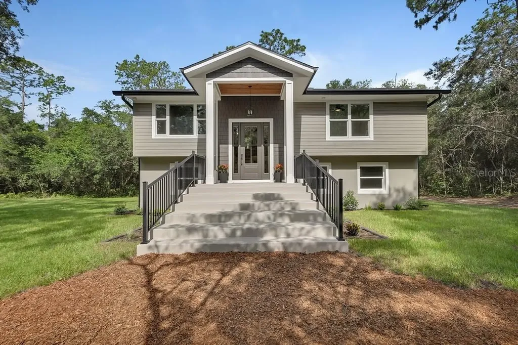 1530 Deer Moss Lane Deland FL 32720