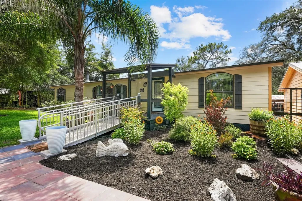 145 Crystal Lake Drive Melrose FL 32666