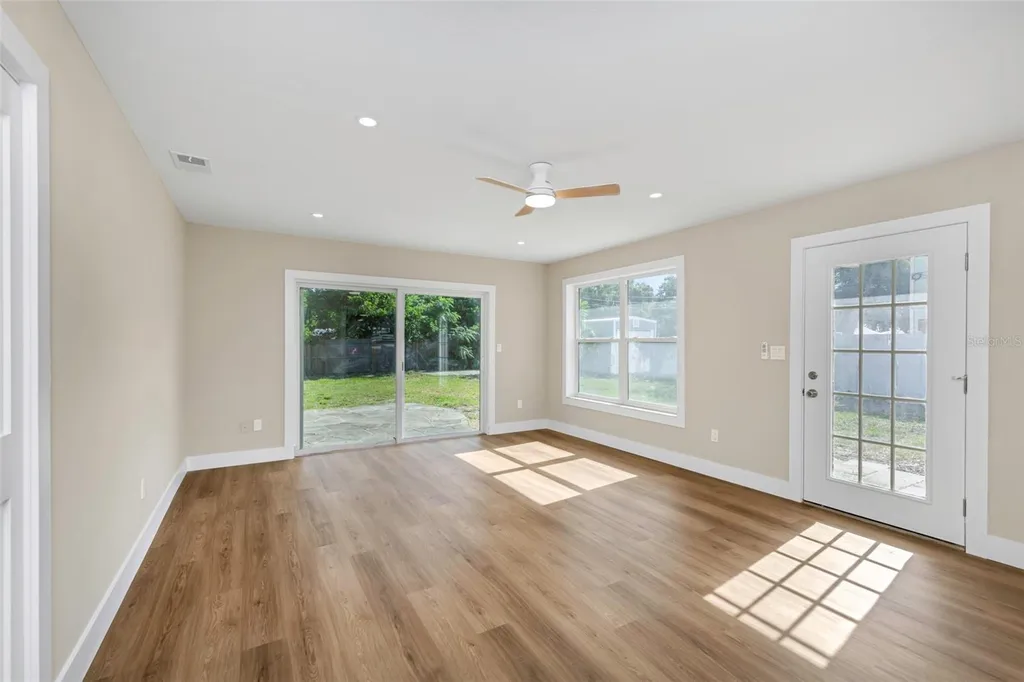 8017 31st Avenue N St Petersburg FL 33710
