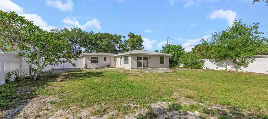 8017 31st Avenue N St Petersburg FL 33710