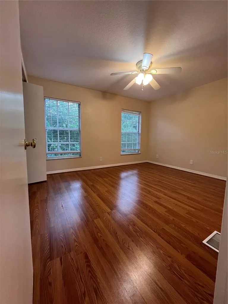 37240 Embassy Park Lane Dade City FL 33525