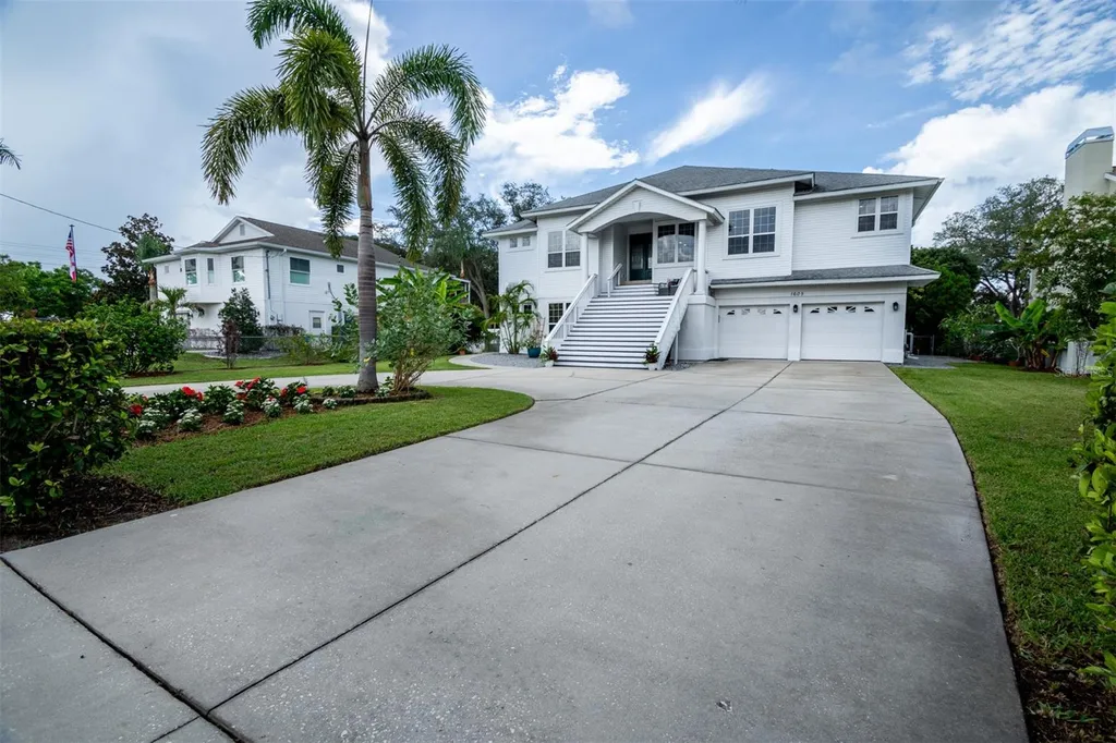 1605 Gulf Road Tarpon Springs FL 34689