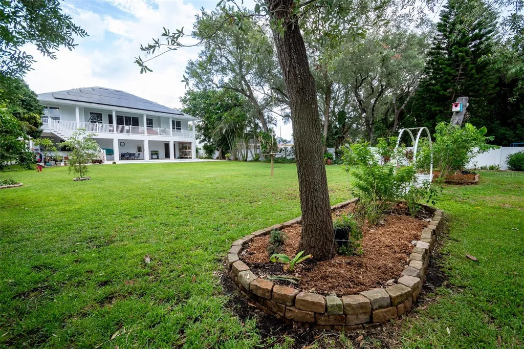 1605 Gulf Road Tarpon Springs FL 34689