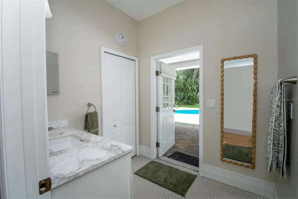1605 Gulf Road Tarpon Springs FL 34689