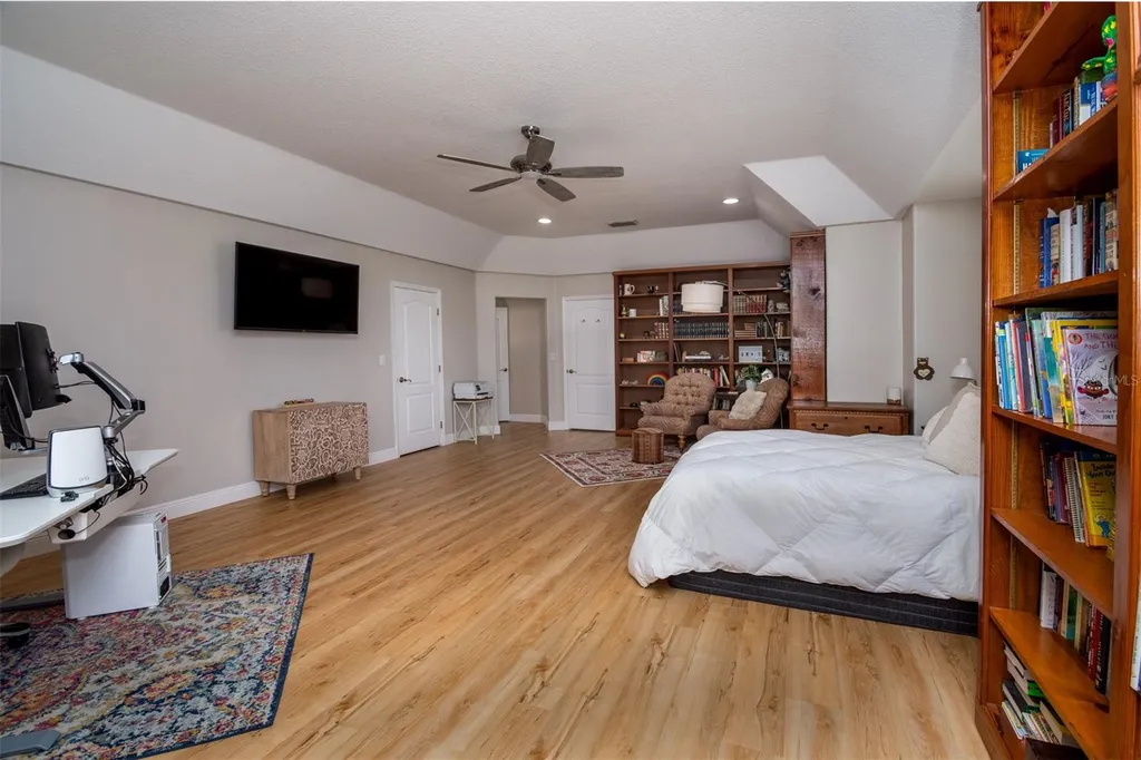 1605 Gulf Road Tarpon Springs FL 34689