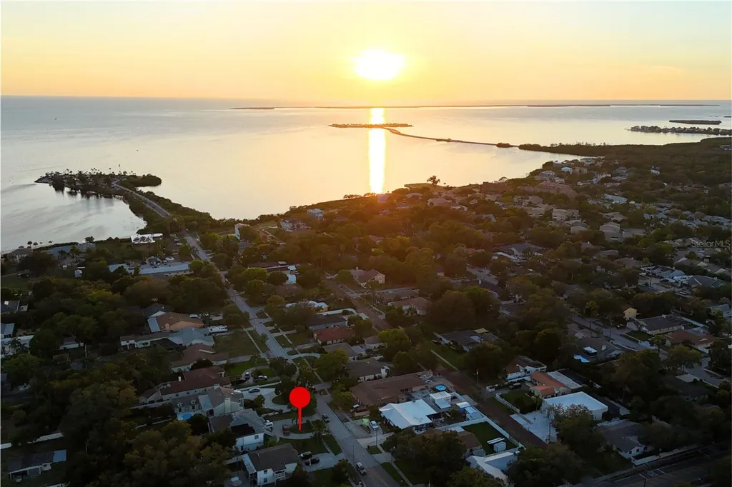 1605 Gulf Road Tarpon Springs FL 34689