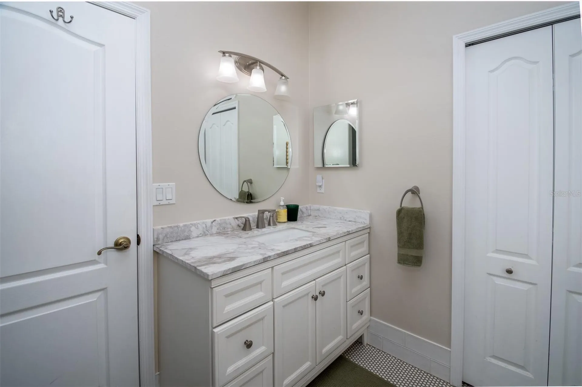 1605 Gulf Road Tarpon Springs FL 34689