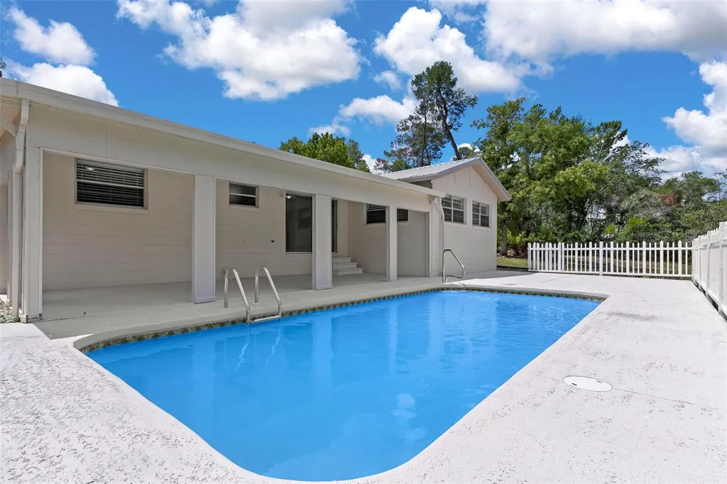 7335 Blackbird Avenue Weeki Wachee FL 34613