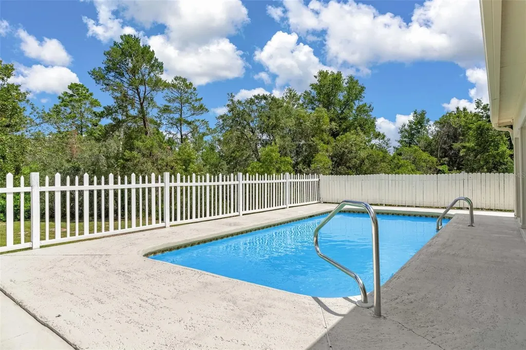7335 Blackbird Avenue Weeki Wachee FL 34613