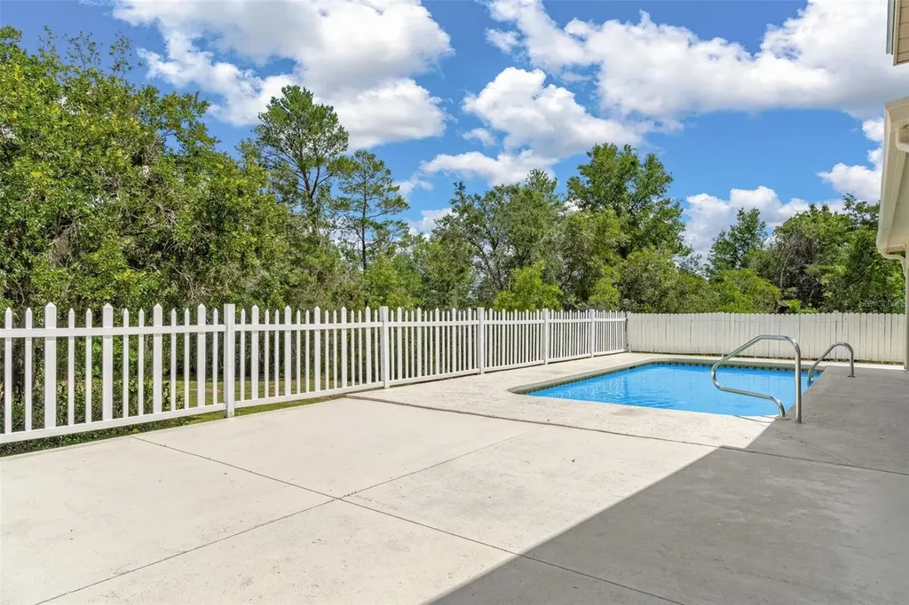 7335 Blackbird Avenue Weeki Wachee FL 34613