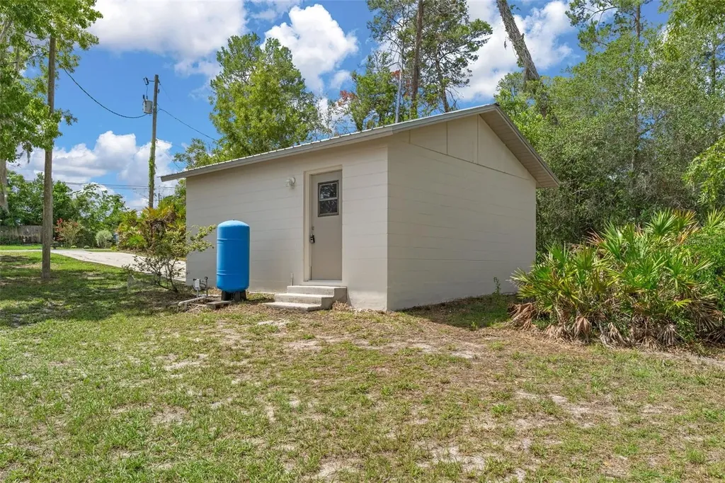 7335 Blackbird Avenue Weeki Wachee FL 34613