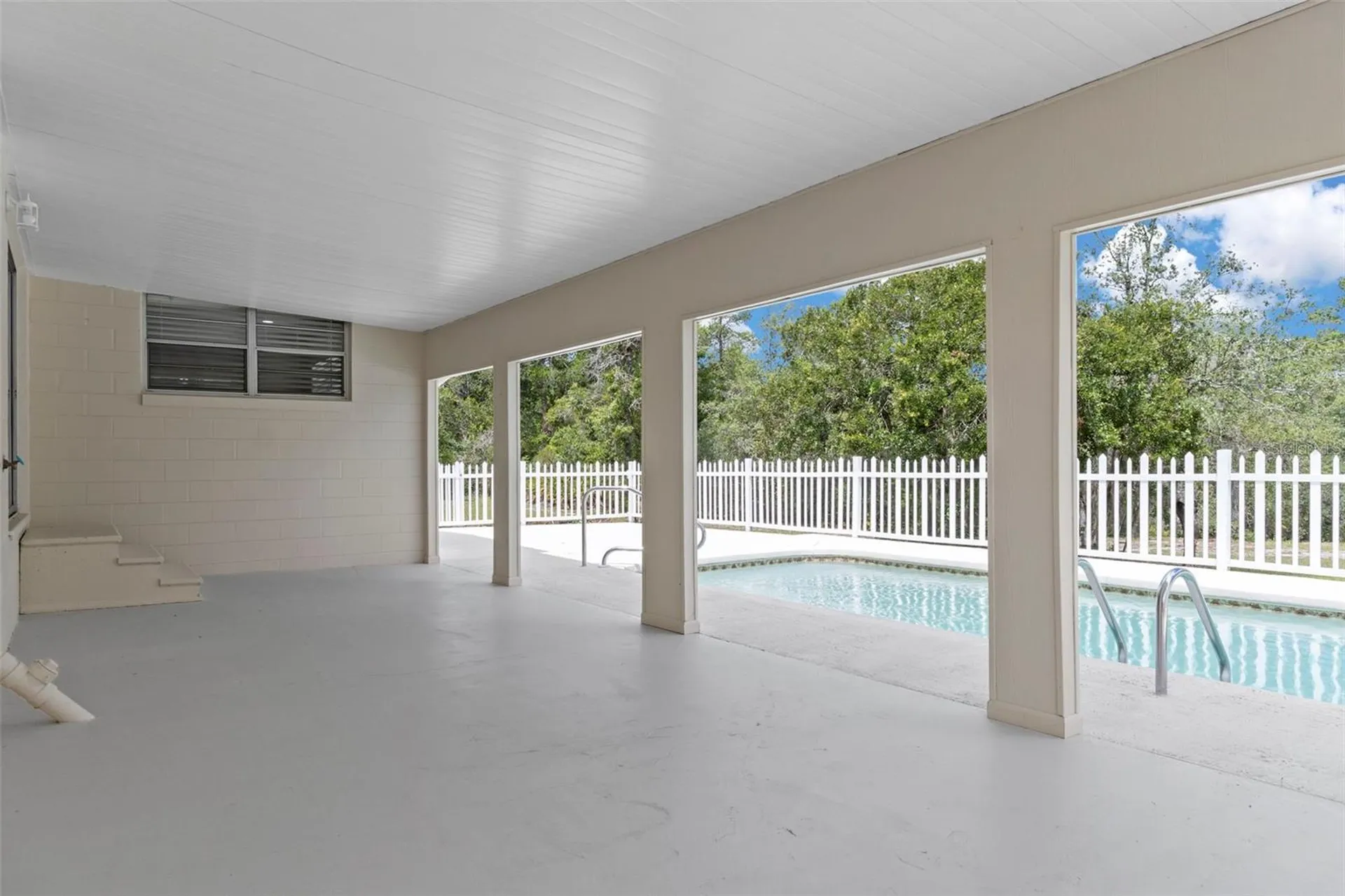 7335 Blackbird Avenue Weeki Wachee FL 34613