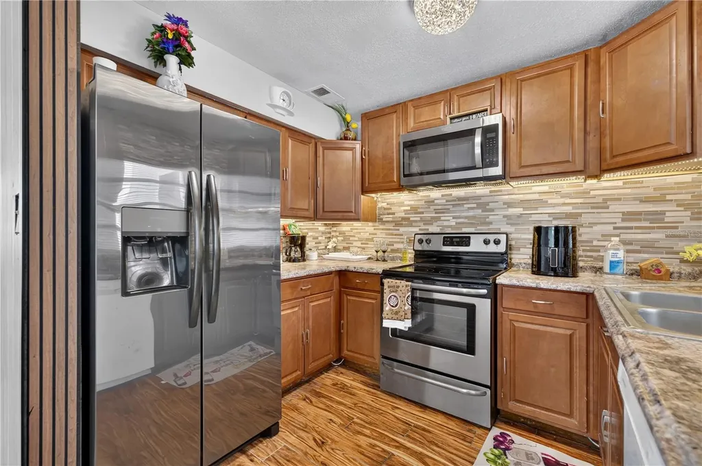 1241 Deerock Drive Orlando FL 32811