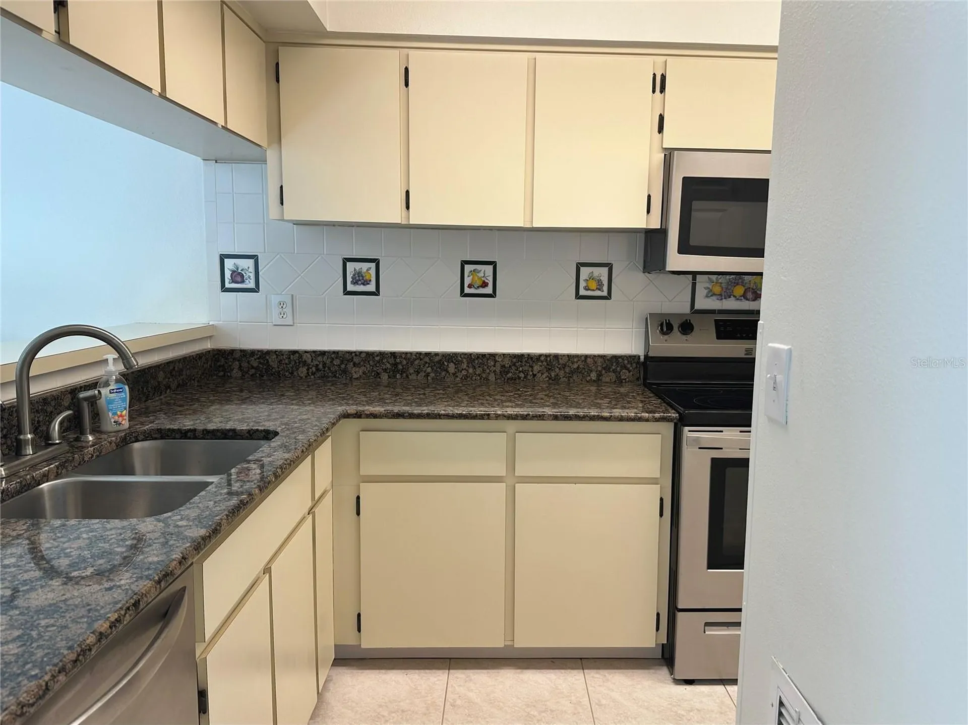3004 Bonaventure Circle Palm Harbor FL 34684