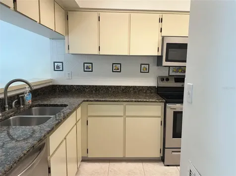 3004 Bonaventure Circle Palm Harbor FL 34684