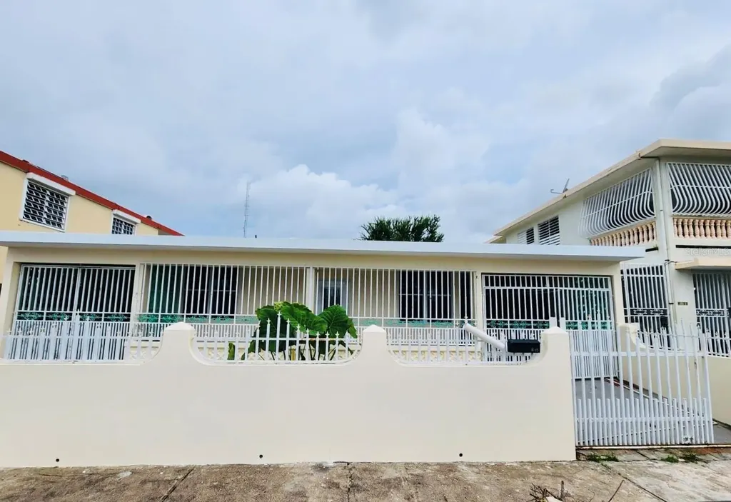 10 Flambon Gardens Bayamon PR 00959