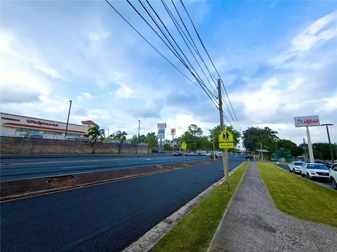 10 Flambon Gardens Bayamon PR 00959