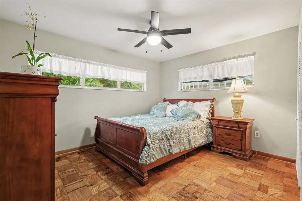 10308 N Oakleaf Avenue Tampa FL 33612