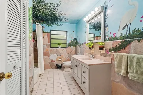 10308 N Oakleaf Avenue Tampa FL 33612