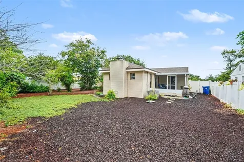 10308 N Oakleaf Avenue Tampa FL 33612
