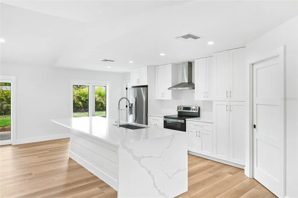 206 73rd Street NW Bradenton FL 34209