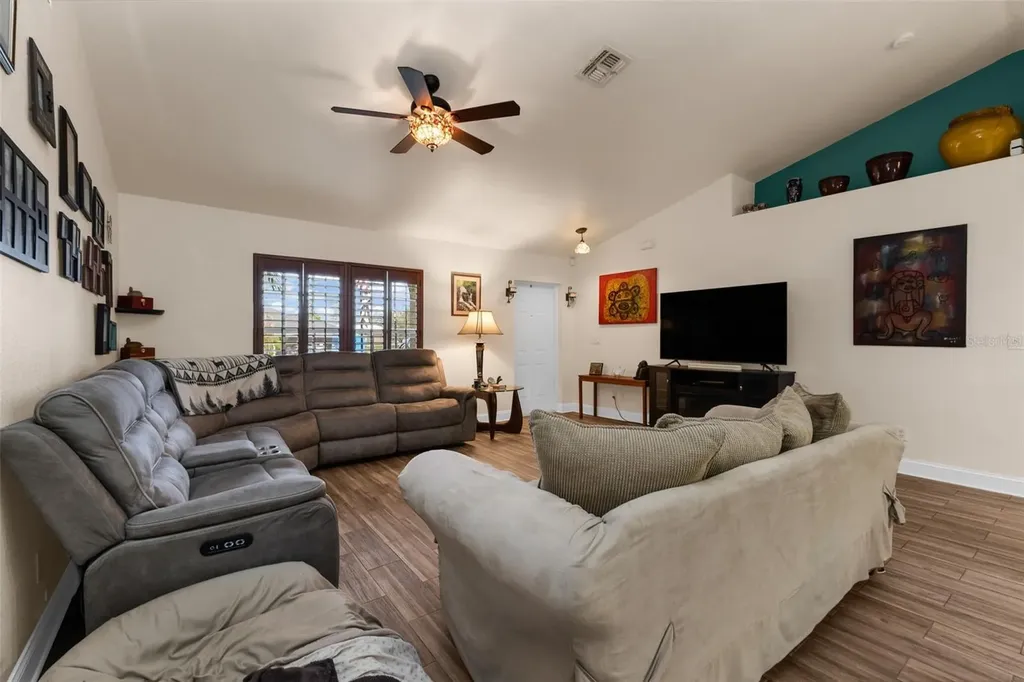 1209 NW 25th Place Cape Coral FL 33993