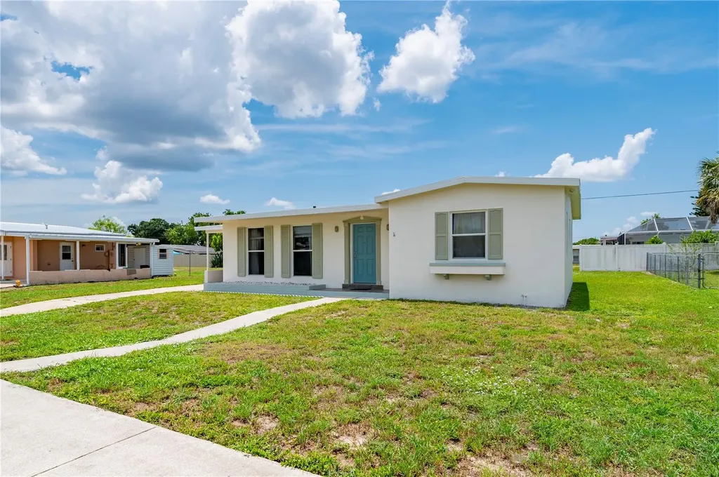22201 Beverly Avenue Port Charlotte FL 33952