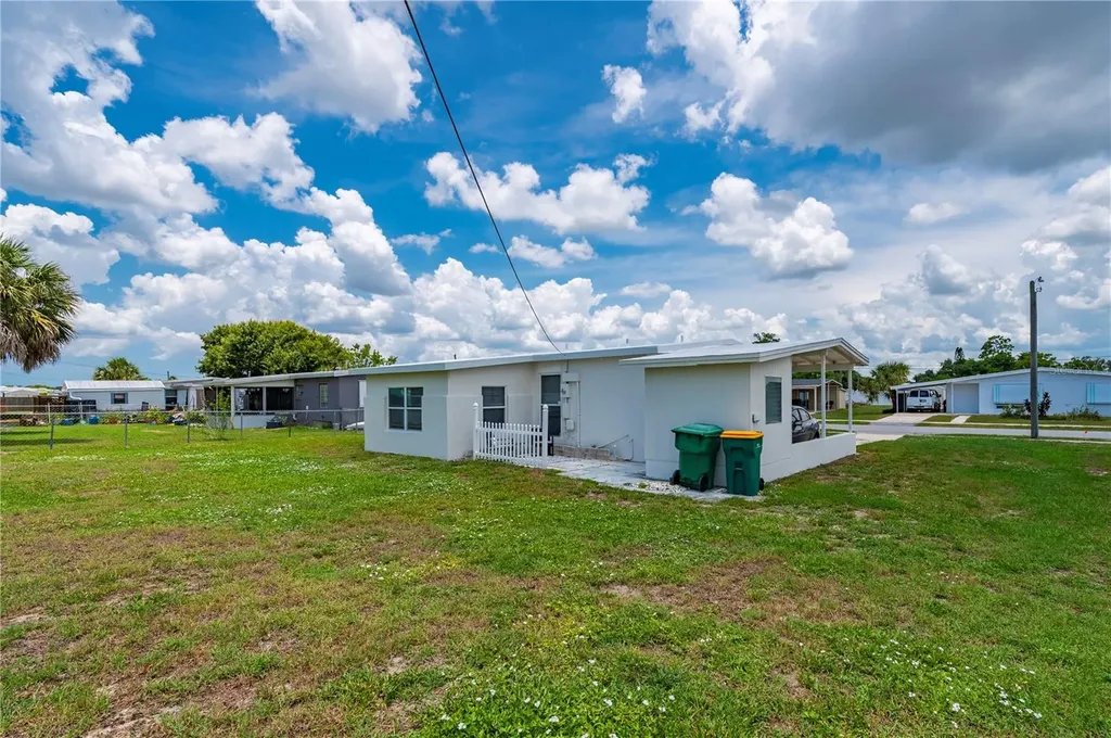 22201 Beverly Avenue Port Charlotte FL 33952