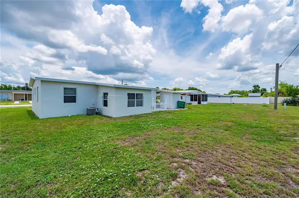 22201 Beverly Avenue Port Charlotte FL 33952