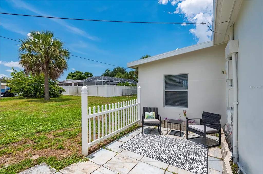22201 Beverly Avenue Port Charlotte FL 33952