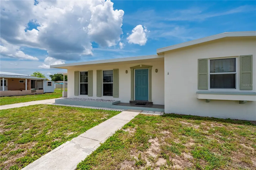 22201 Beverly Avenue Port Charlotte FL 33952