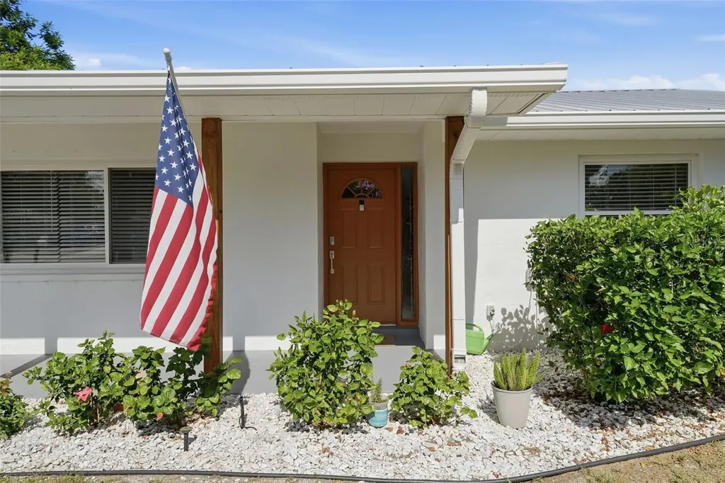 2600 Cambridge Drive Sarasota FL 34232