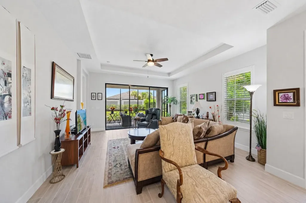 6066 Mesa Glen Bradenton FL 34203