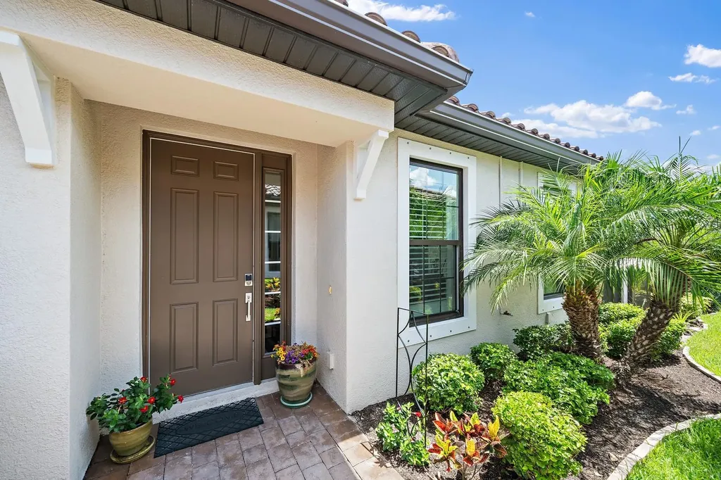 6066 Mesa Glen Bradenton FL 34203