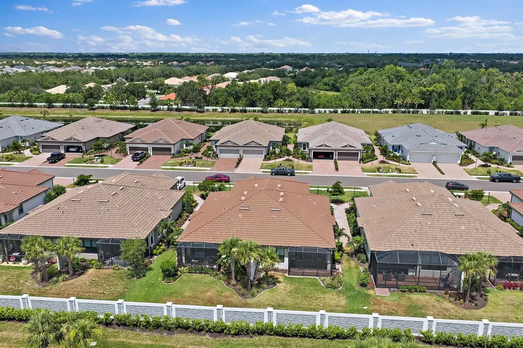 6066 Mesa Glen Bradenton FL 34203