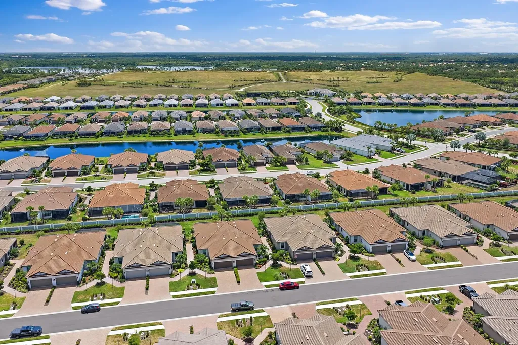 6066 Mesa Glen Bradenton FL 34203